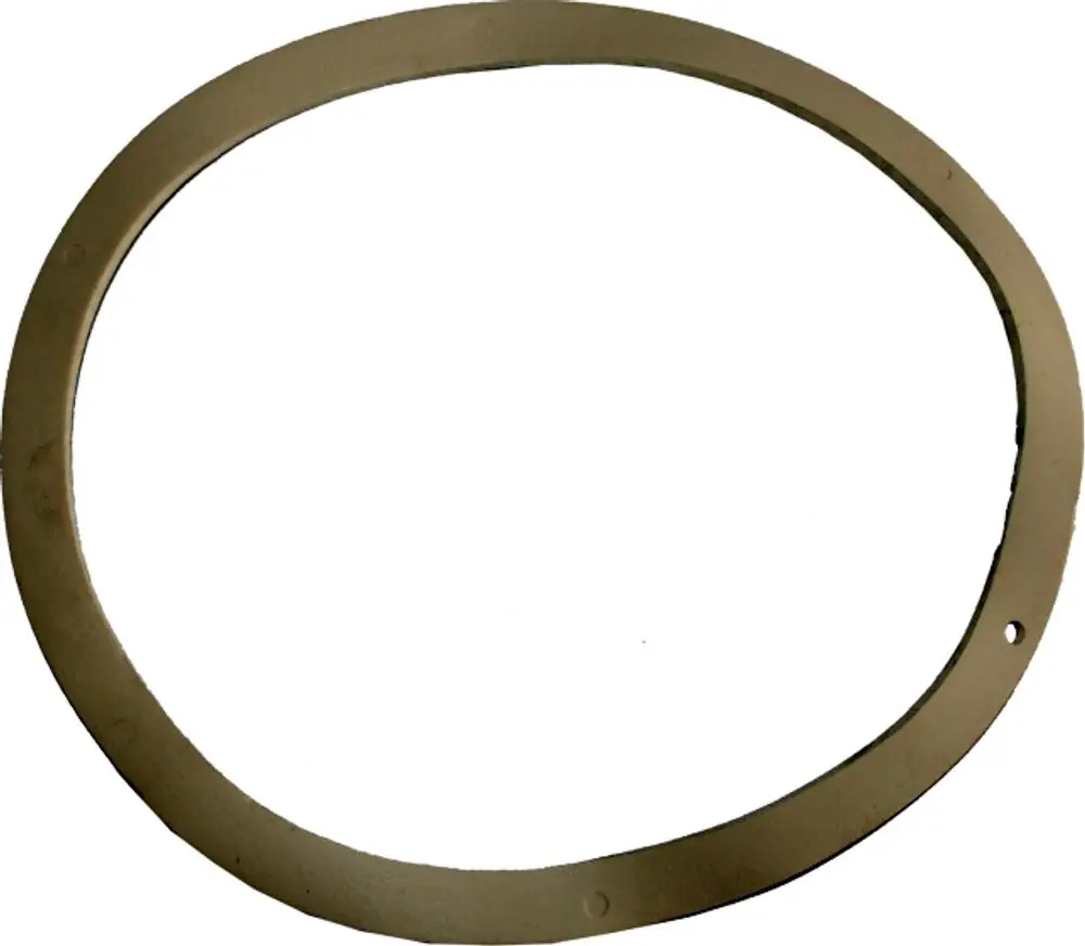 Dichtungsring für Ventilatorgehäuse, Motorseite, geeignet für Wolf-Geräte. Ovaler, flacher Ring mit Montageöffnungen und ohne erkennbare Maße.